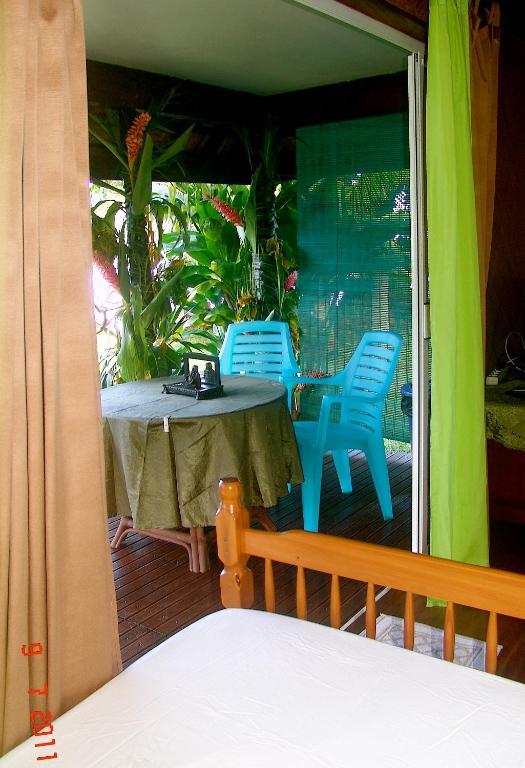 Teahupoo Tauhanihani Village Lodge La Vague Bleue الغرفة الصورة